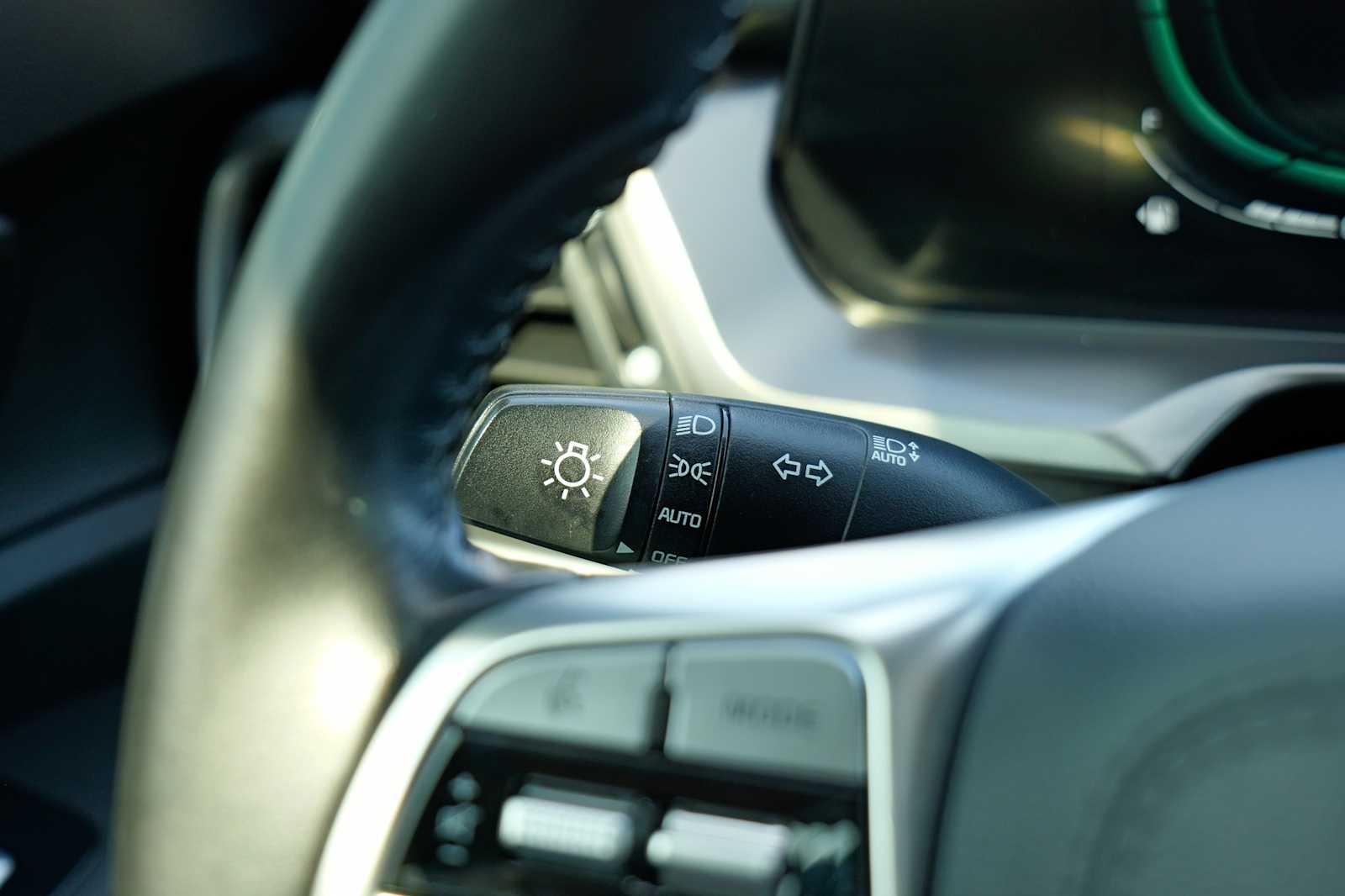 Thumbnail: 2023 Kia Telluride - 18