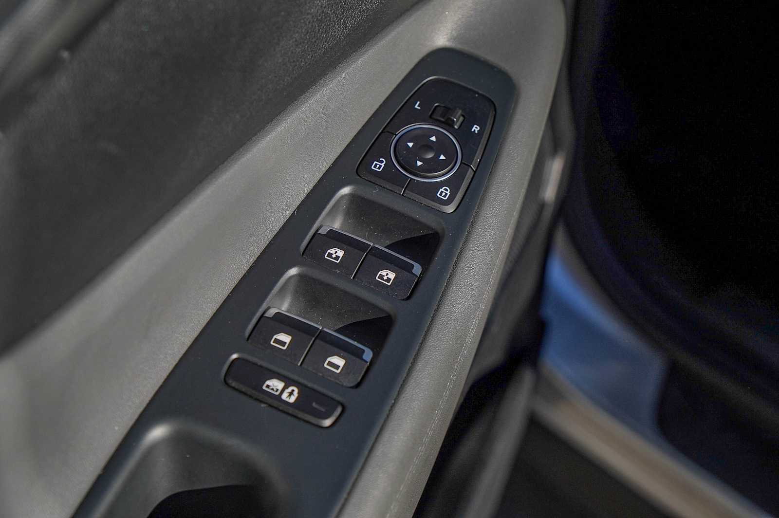 Thumbnail: 2022 Hyundai Santa Fe - 23