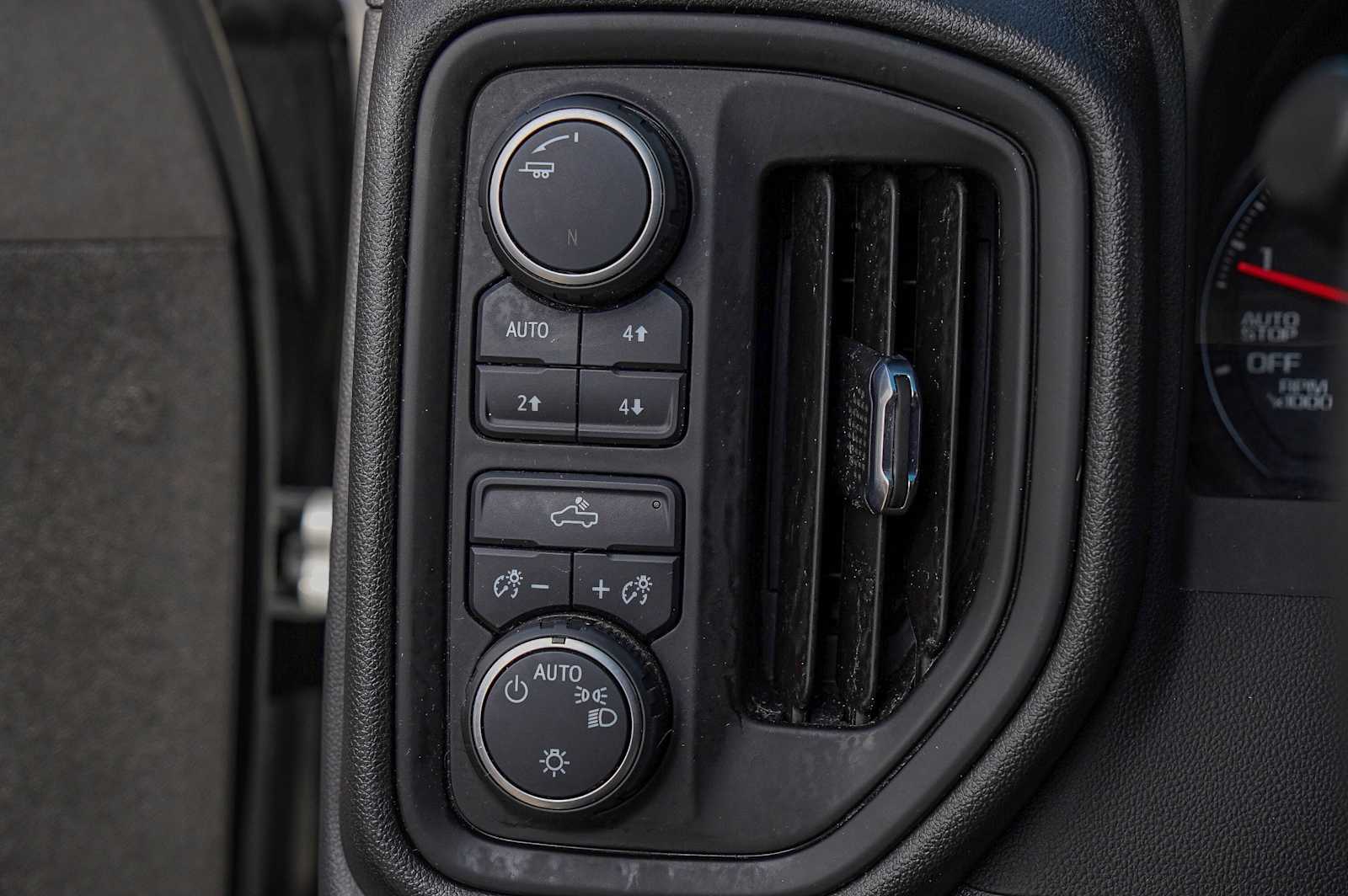 Thumbnail: 2022 Chevrolet Silverado 1500 - 18