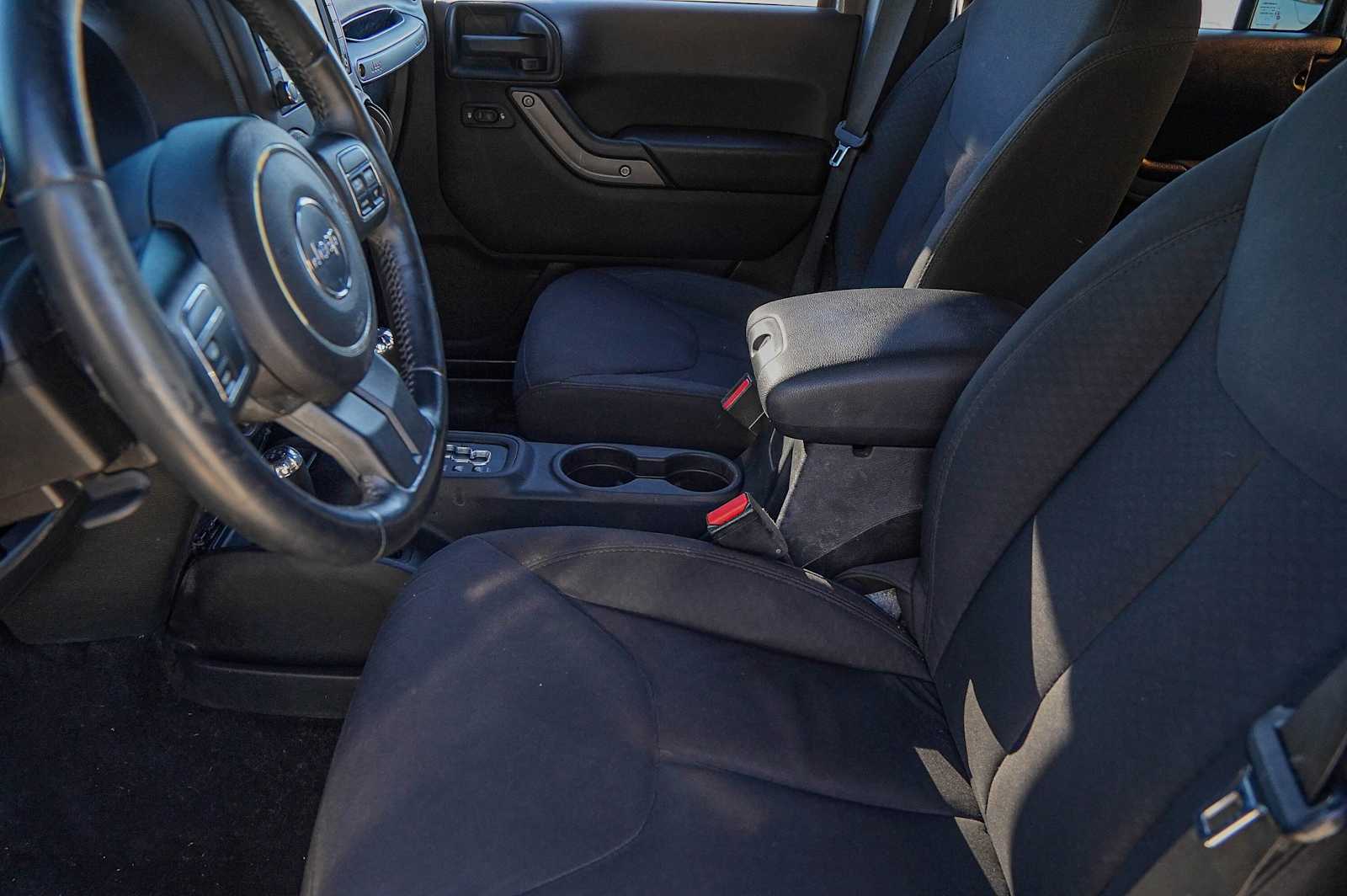 Thumbnail: 2014 Jeep Wrangler - 10