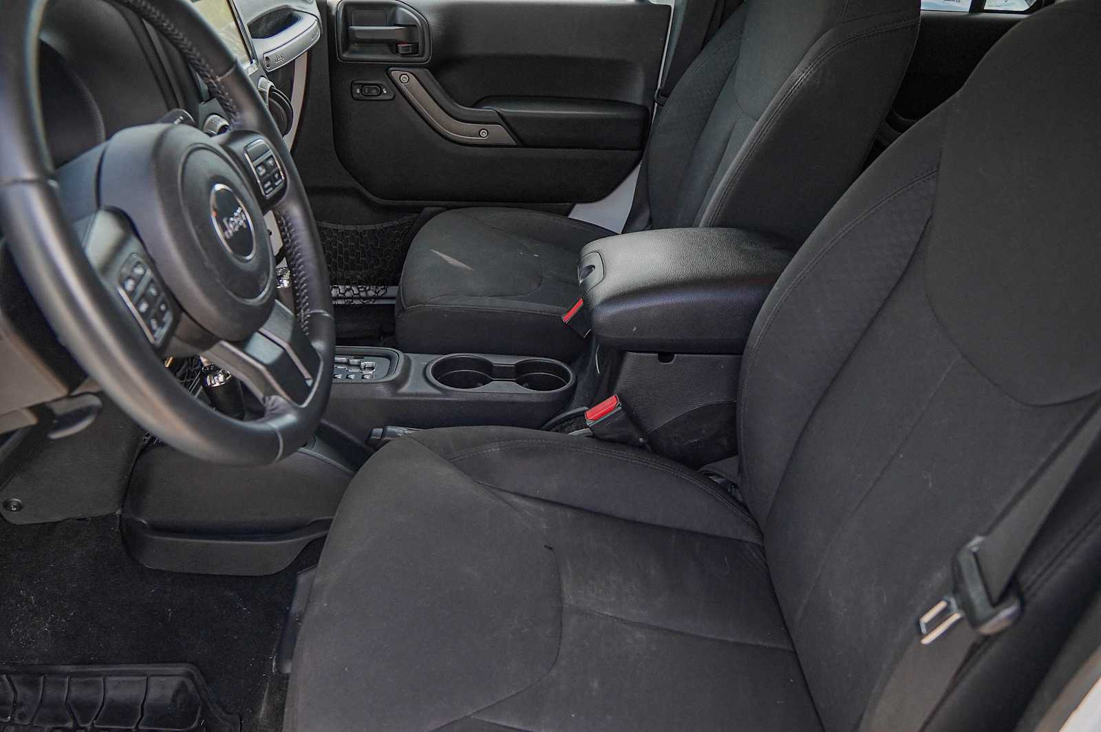 Thumbnail: 2016 Jeep Wrangler - 10