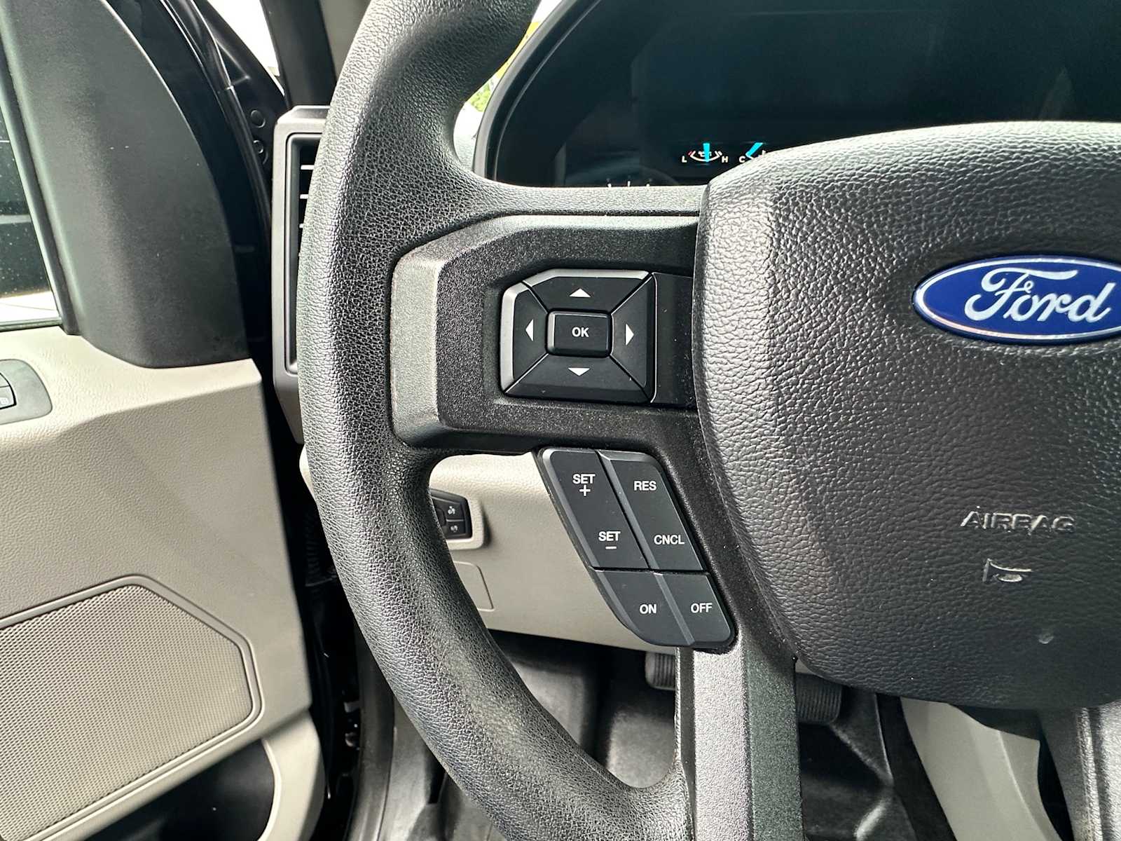 Thumbnail: 2017 Ford F-150 - 11