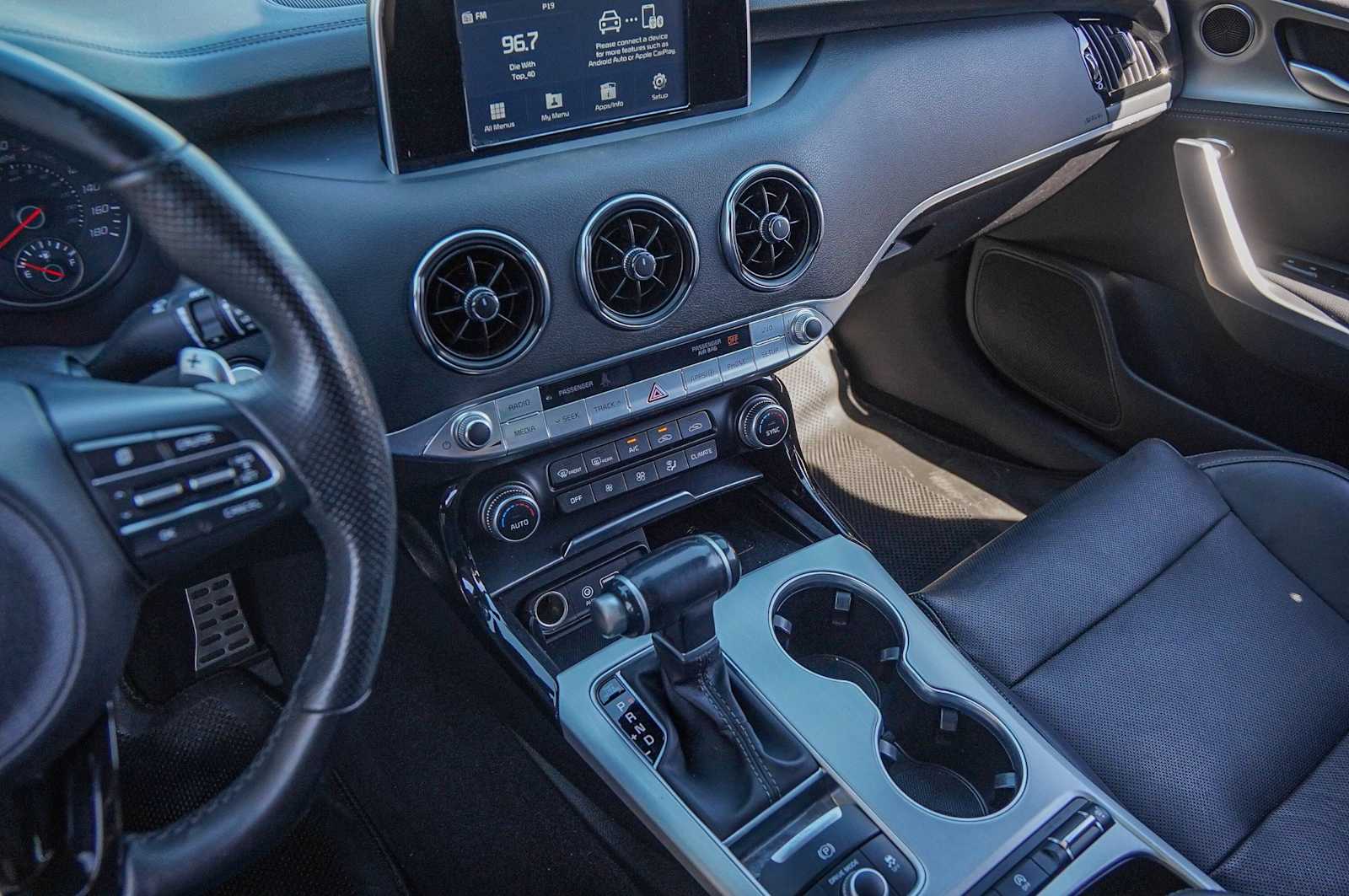 Thumbnail: 2020 Kia Stinger - 17