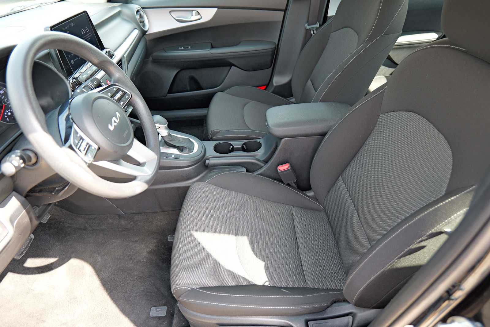 Thumbnail: 2024 Kia Forte - 10