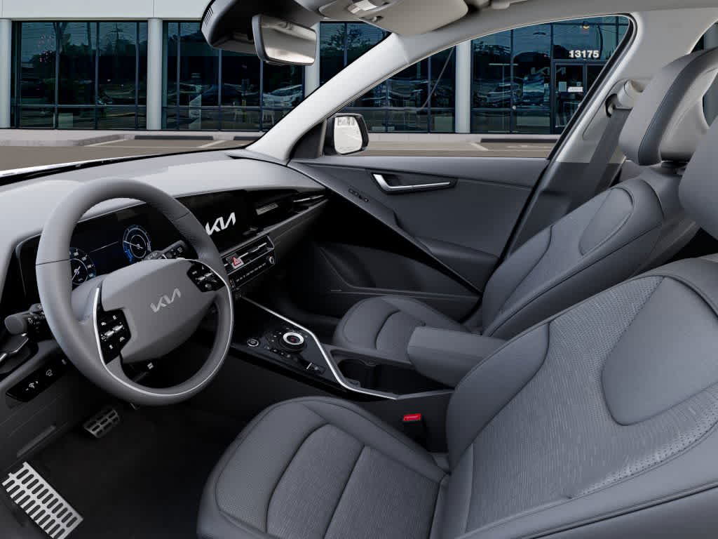 Thumbnail: 2025 Kia Niro - 17