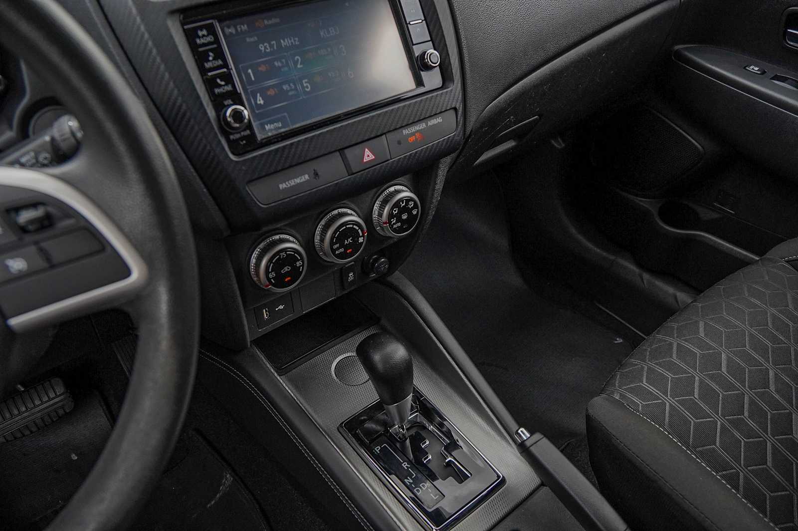 Thumbnail: 2021 Mitsubishi Outlander Sport - 18