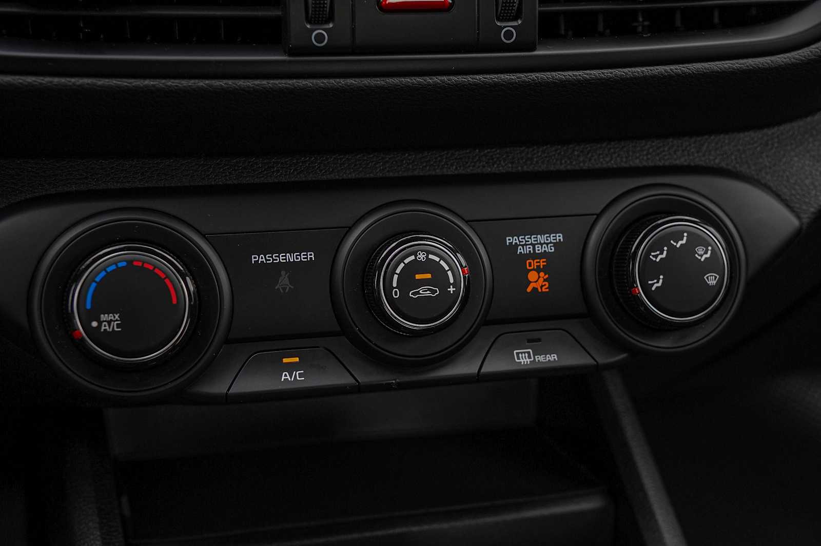 Thumbnail: 2024 Kia Forte - 18