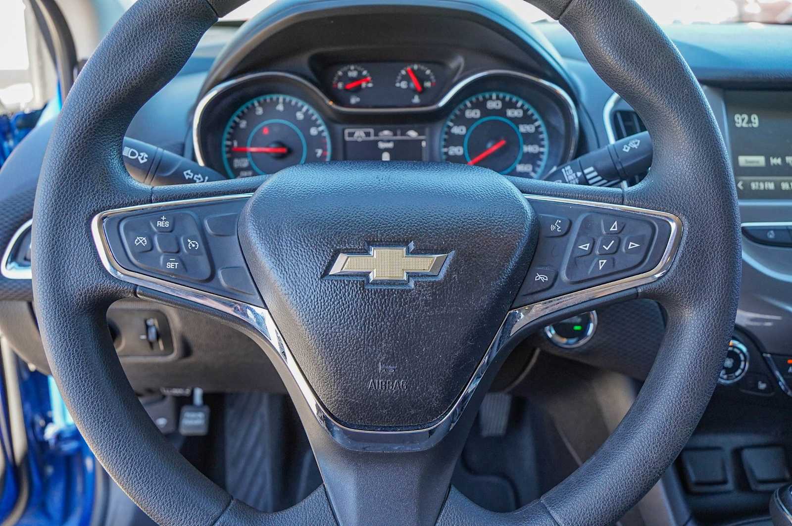 Thumbnail: 2017 Chevrolet Cruze - 12