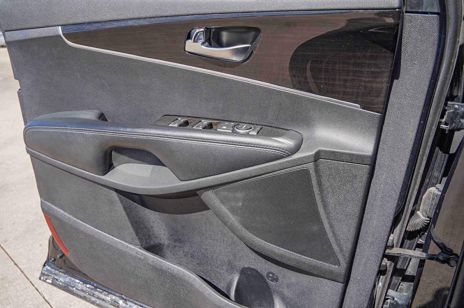 Thumbnail: 2019 Kia Sorento - 22