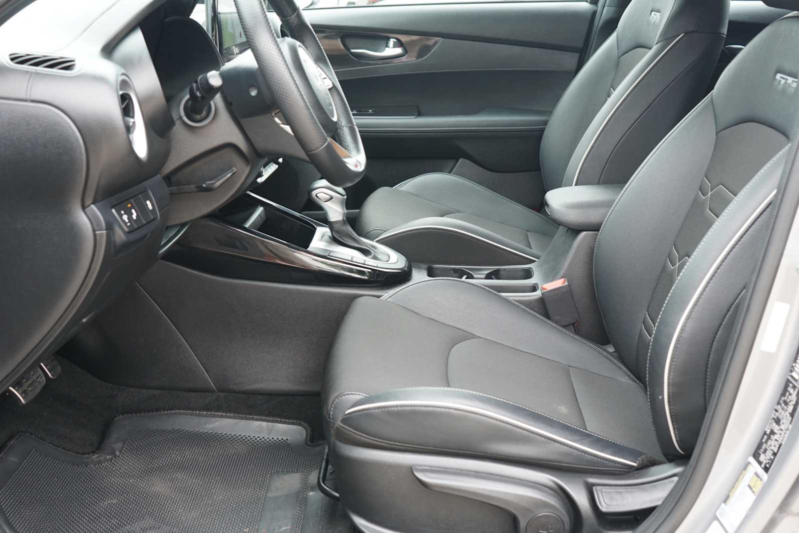Thumbnail: 2023 Kia Forte - 8