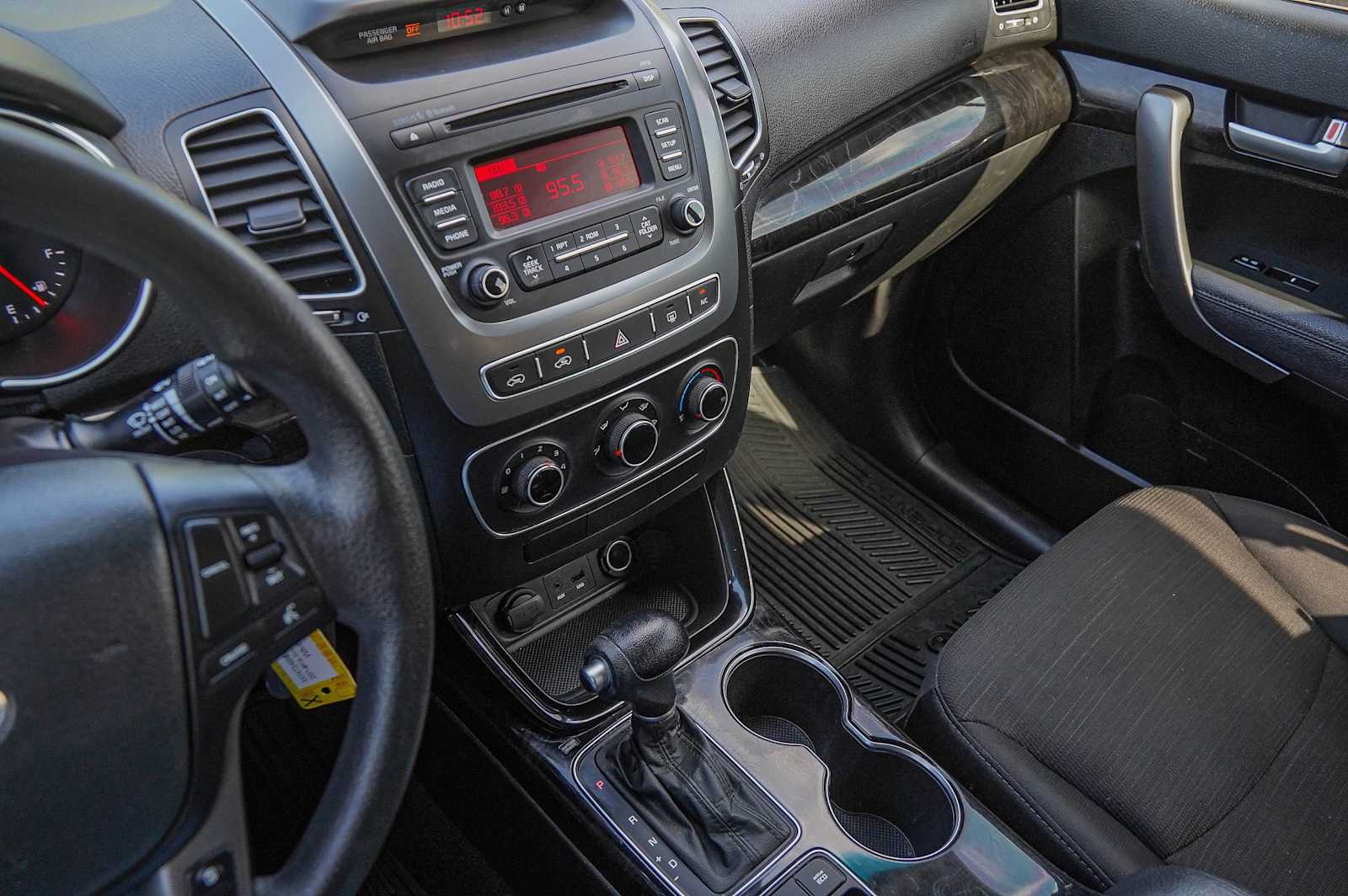 Thumbnail: 2014 Kia Sorento - 15