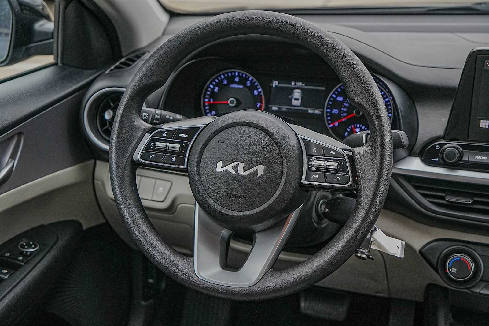 Thumbnail: 2023 Kia Forte - 25