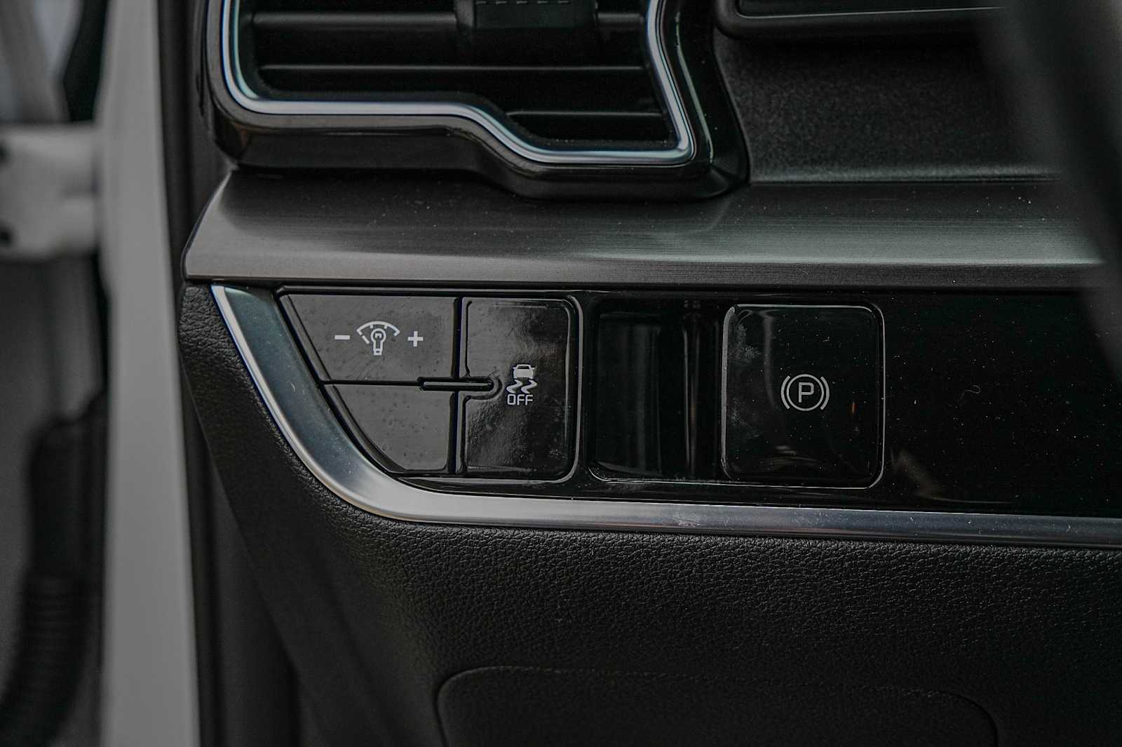 Thumbnail: 2023 Kia Sportage - 21