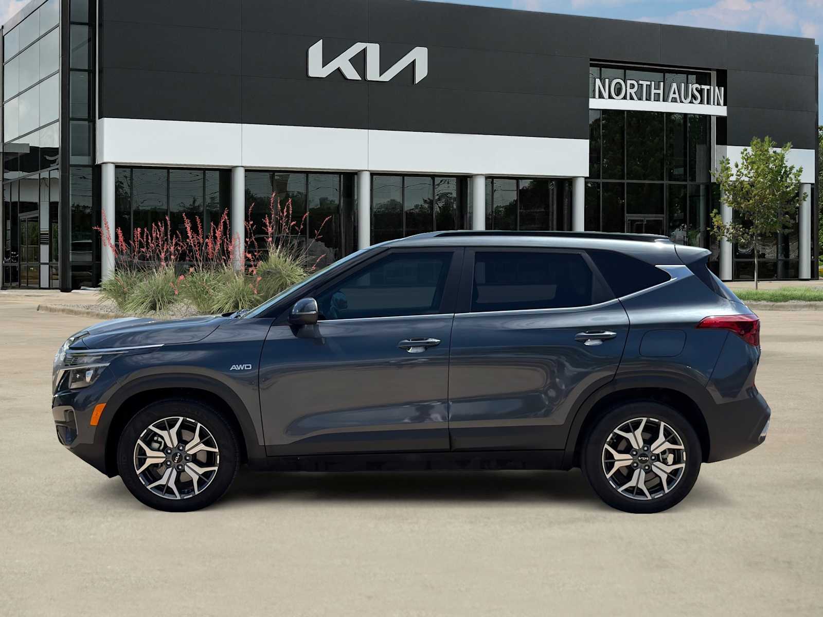 Thumbnail: 2023 Kia Seltos - 6