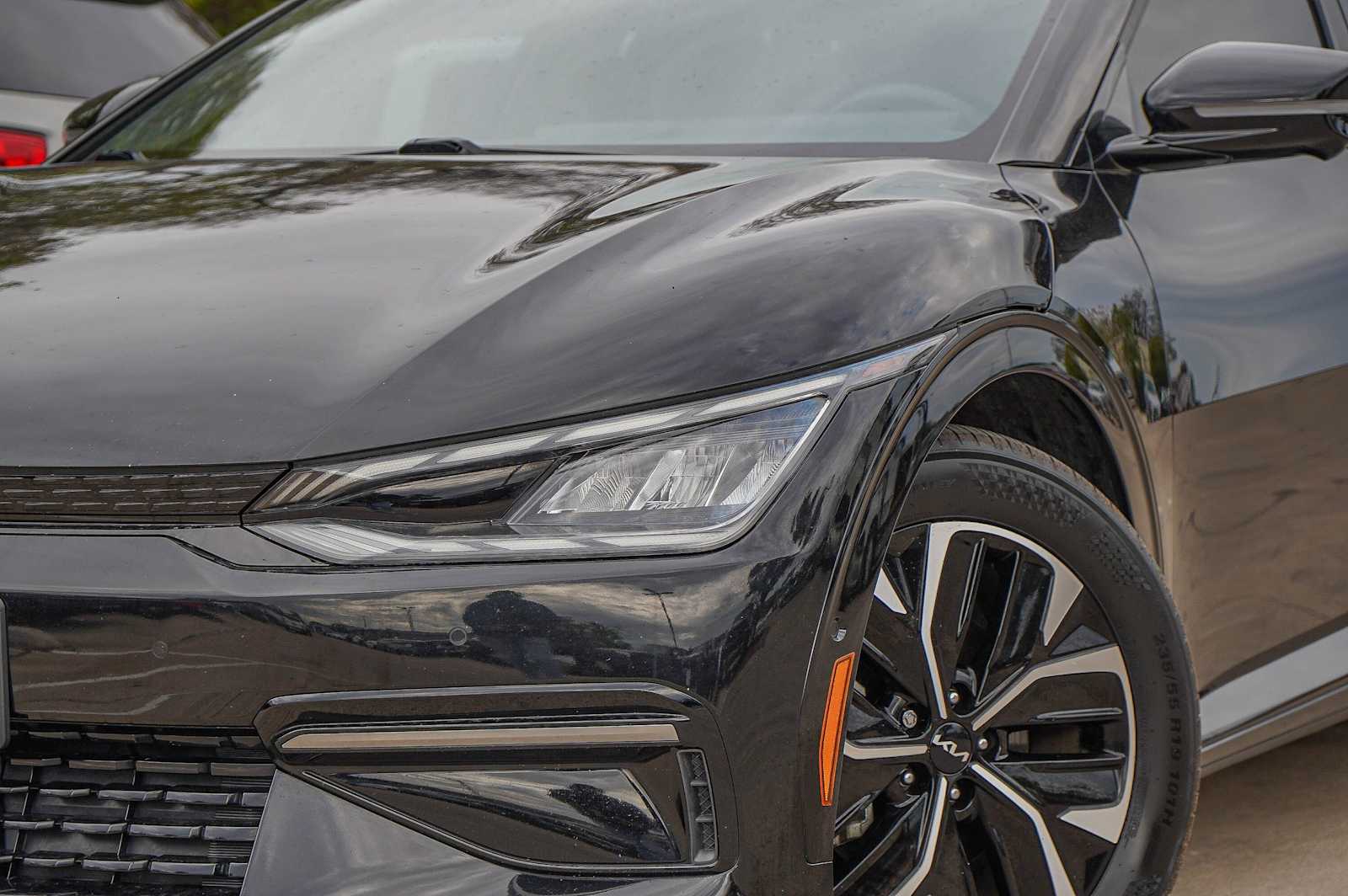 Thumbnail: 2022 Kia EV6 - 3