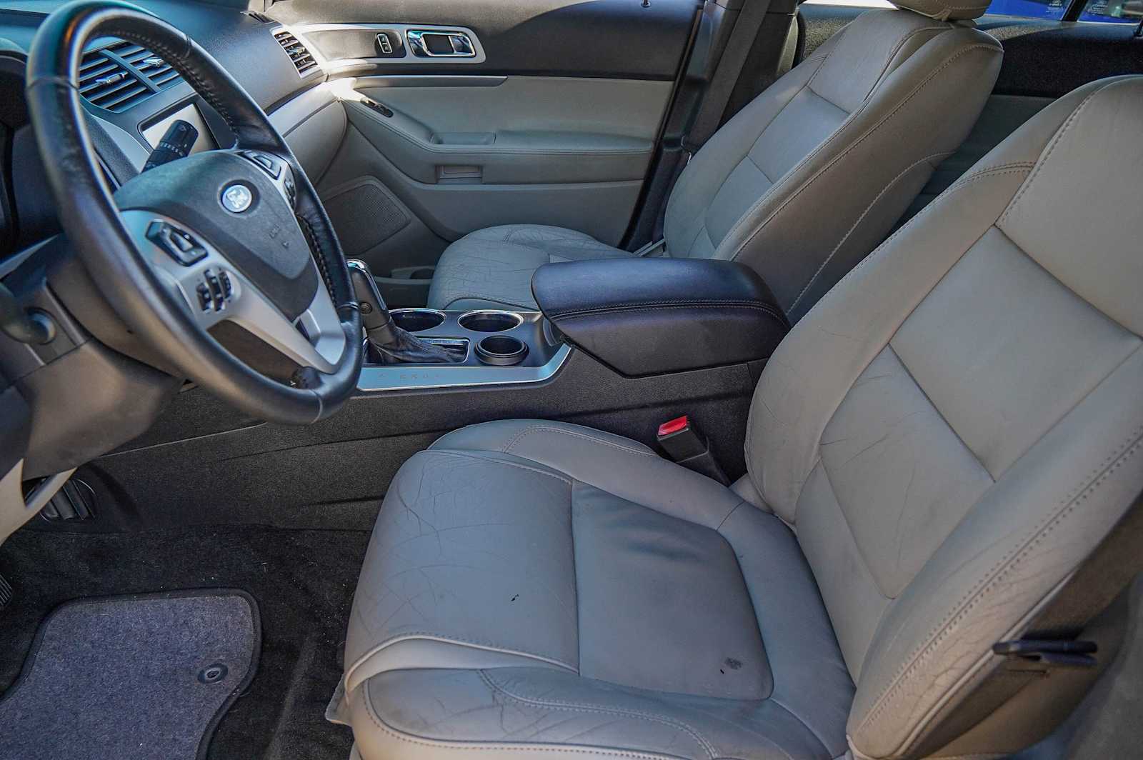 Thumbnail: 2012 Ford Explorer - 10