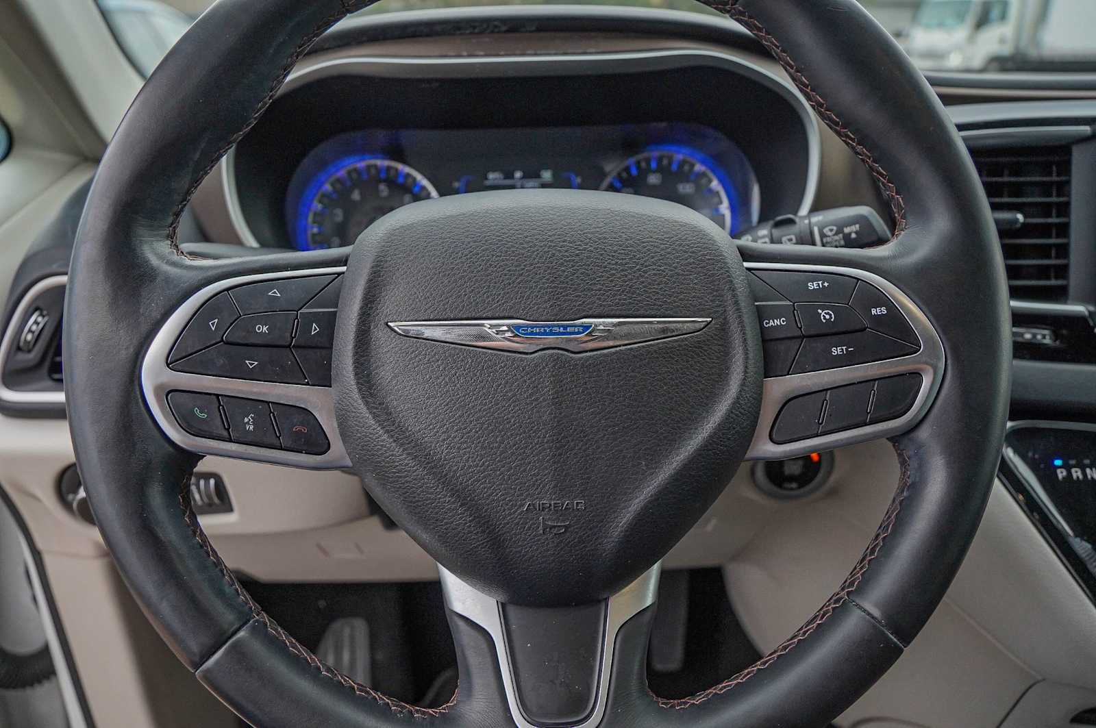 Thumbnail: 2018 Chrysler Pacifica - 15