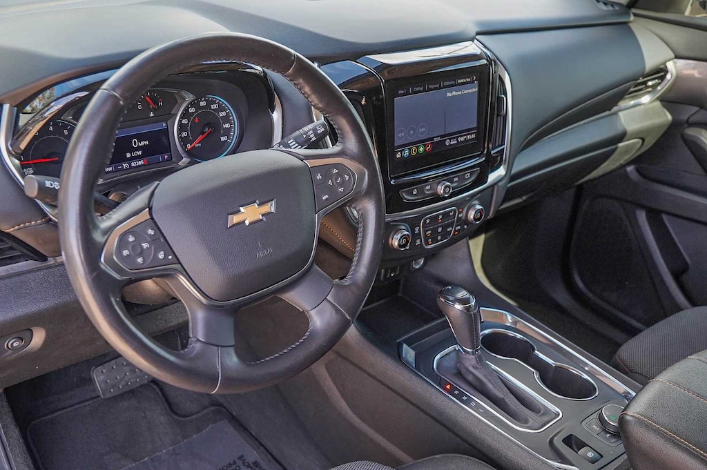 Used 2020 Chevrolet Traverse LT Cloth w/1LT SUV