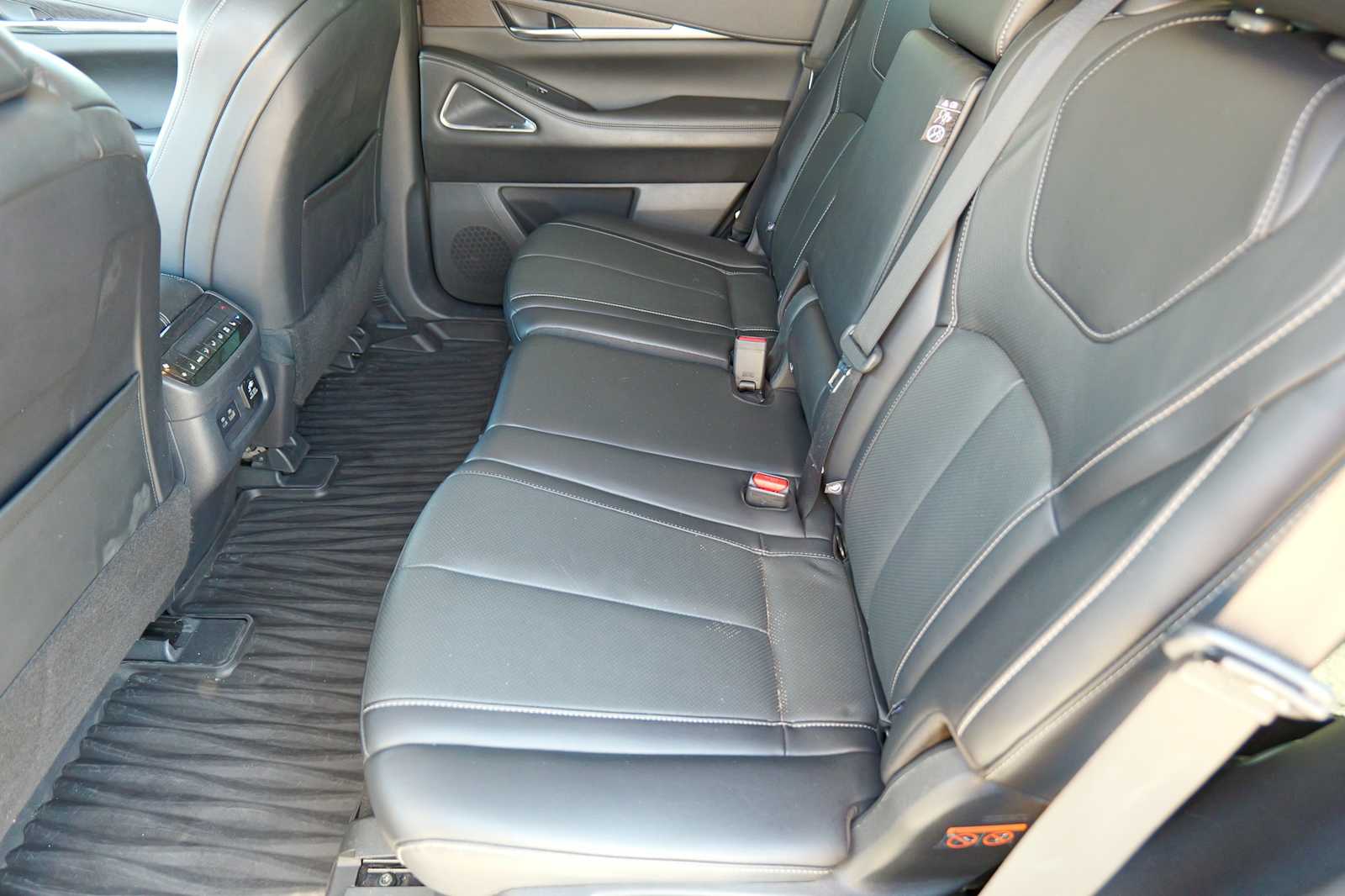 Thumbnail: 2023 INFINITI QX60 - 23