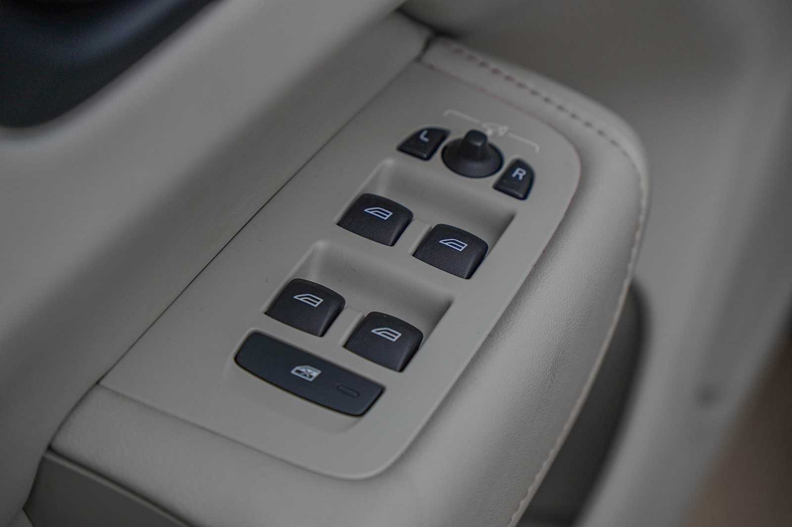 Thumbnail: 2023 Volvo XC60 - 24