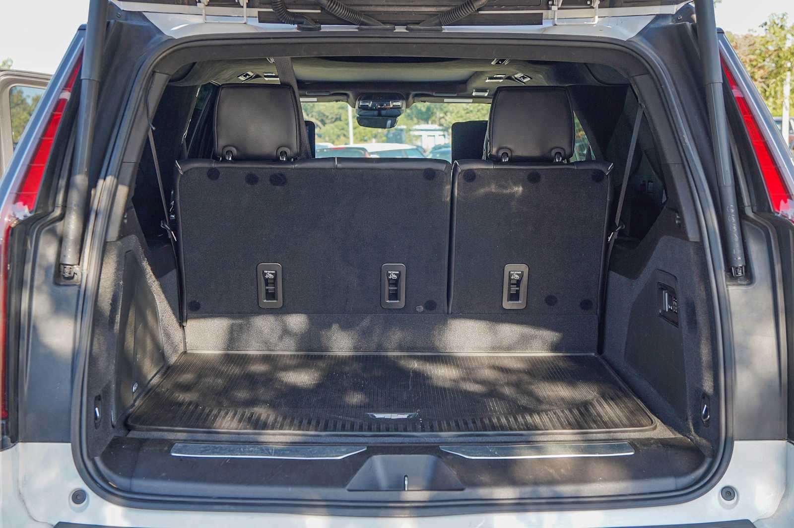 Thumbnail: 2021 Cadillac Escalade - 32