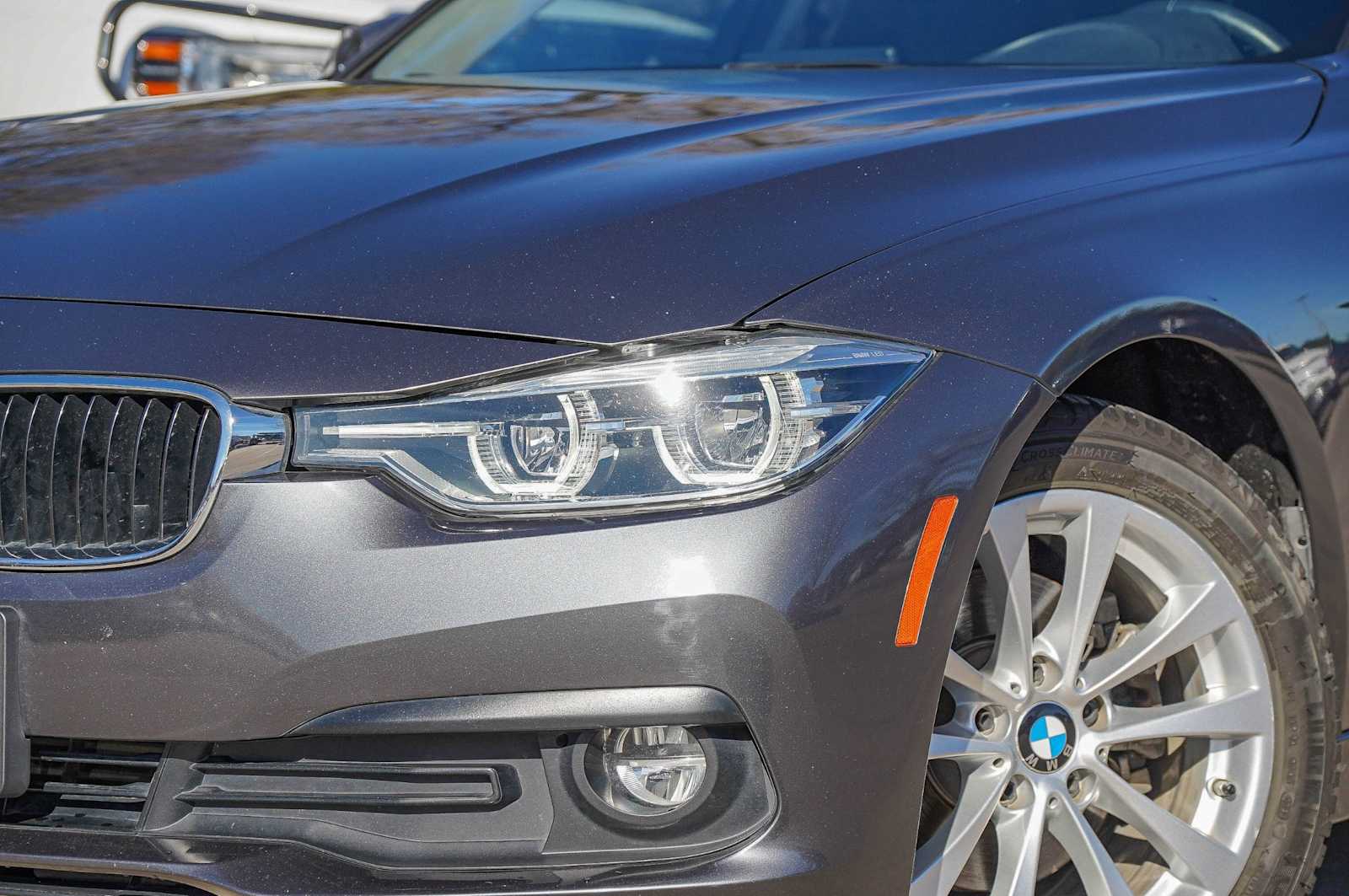 Thumbnail: 2018 BMW 3 Series - 3