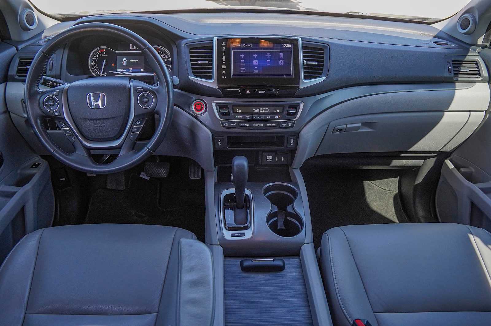 Thumbnail: 2017 Honda Pilot - 24