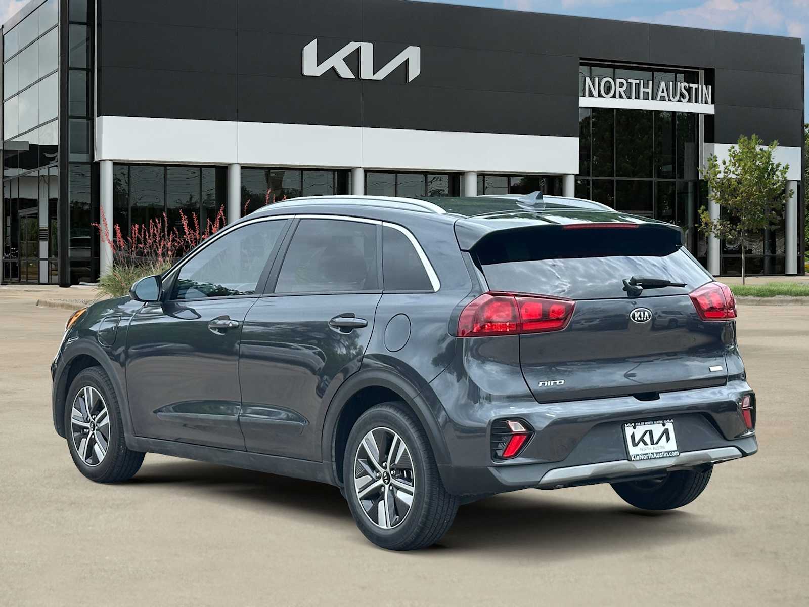 Thumbnail: 2020 Kia Niro - 4