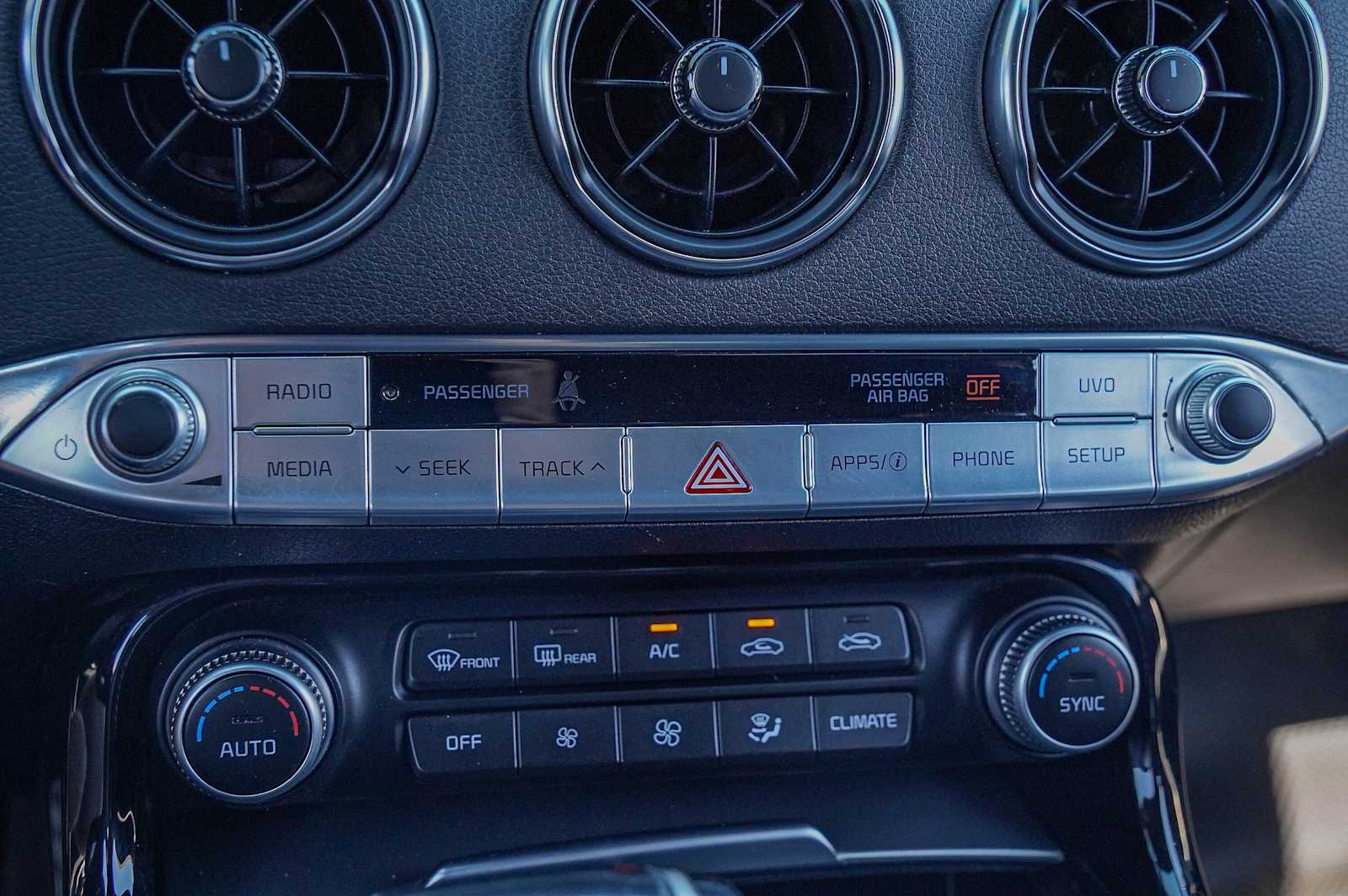 Thumbnail: 2020 Kia Stinger - 18