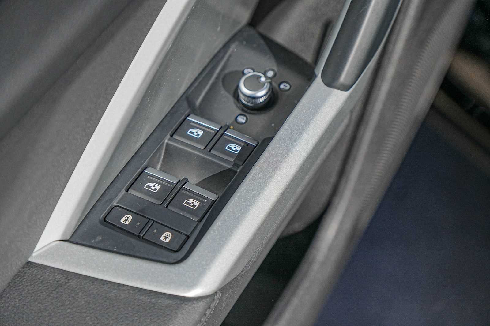 Thumbnail: 2020 Audi Q3 - 24