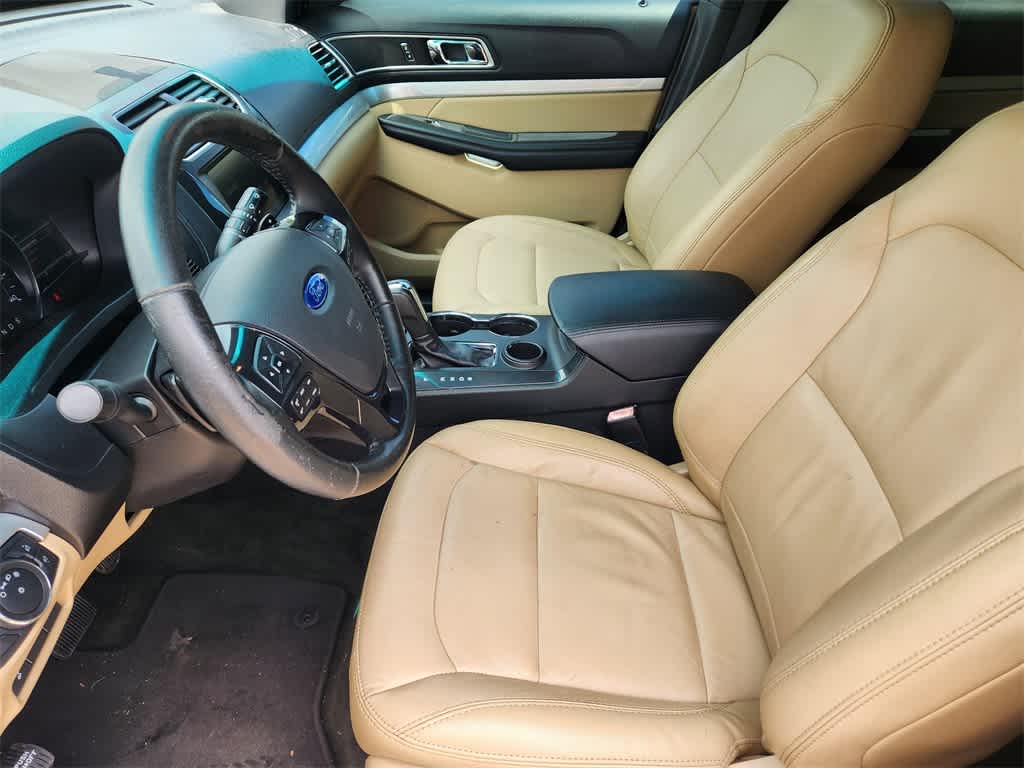 Thumbnail: 2016 Ford Explorer - 13