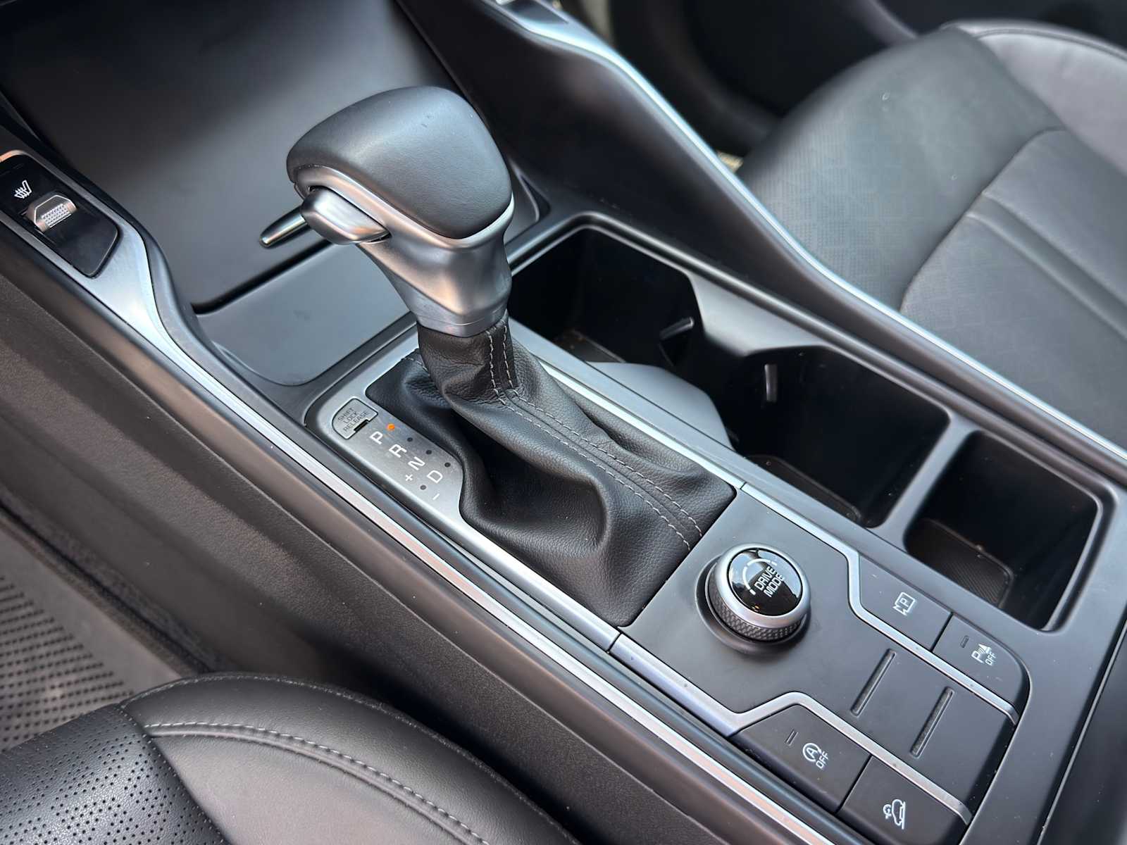 Thumbnail: 2023 Kia Sorento - 13