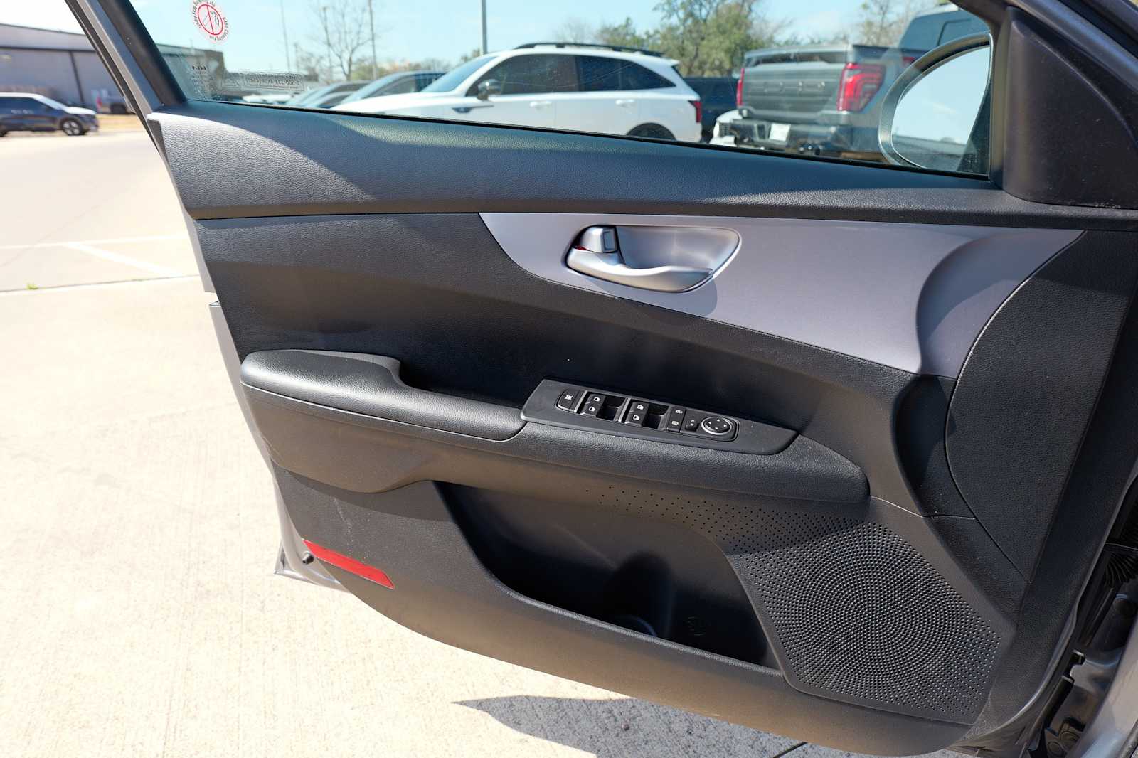 Thumbnail: 2024 Kia Forte - 20