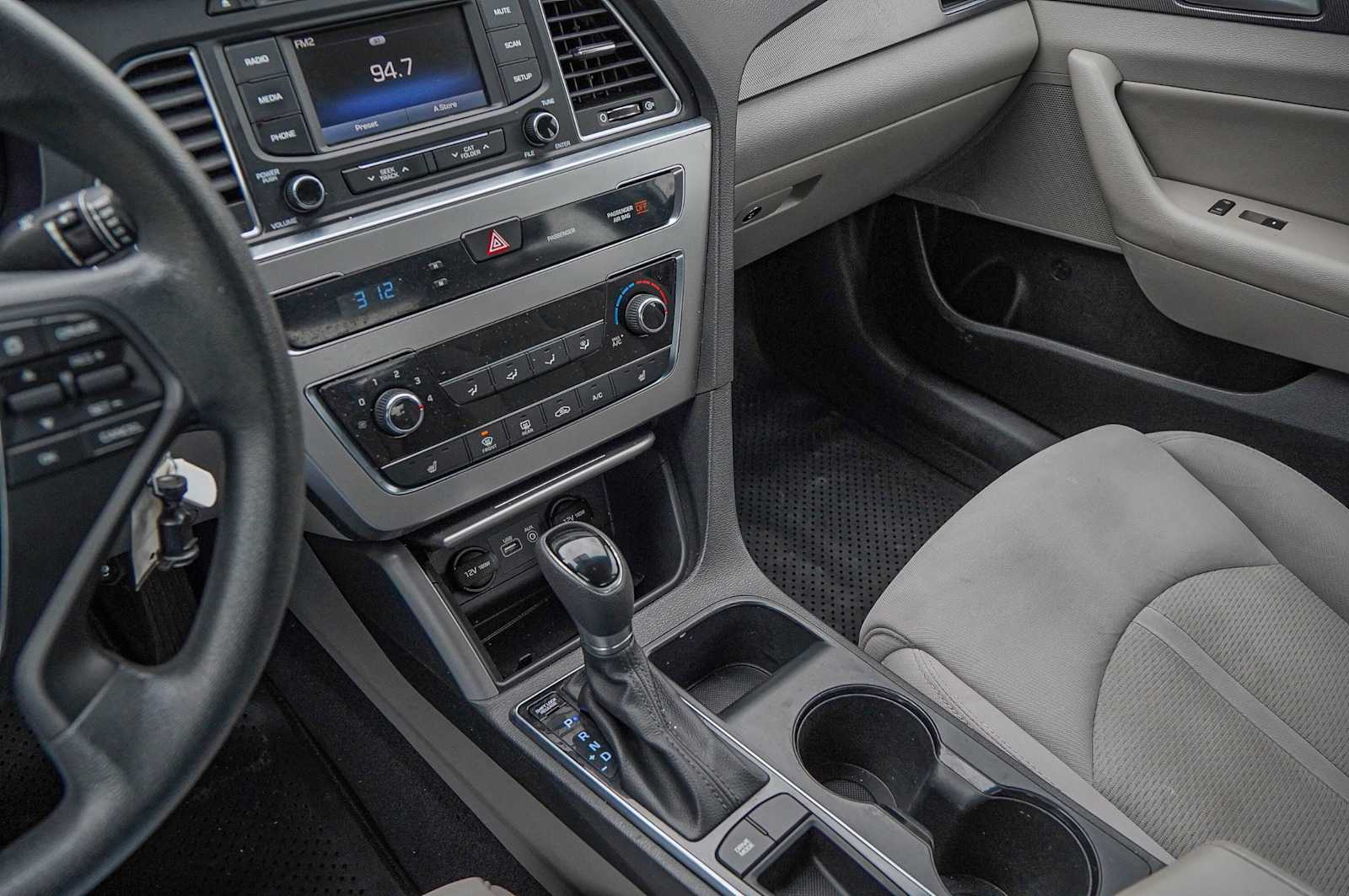 Thumbnail: 2015 Hyundai Sonata - 17