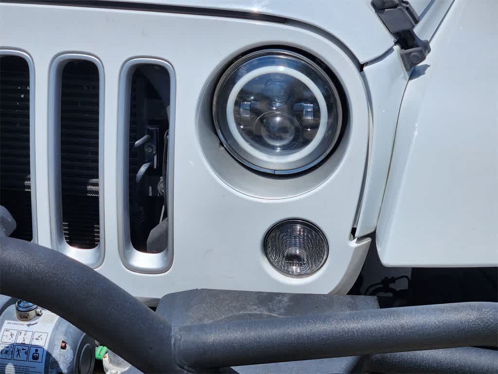 Thumbnail: 2016 Jeep Wrangler - 7