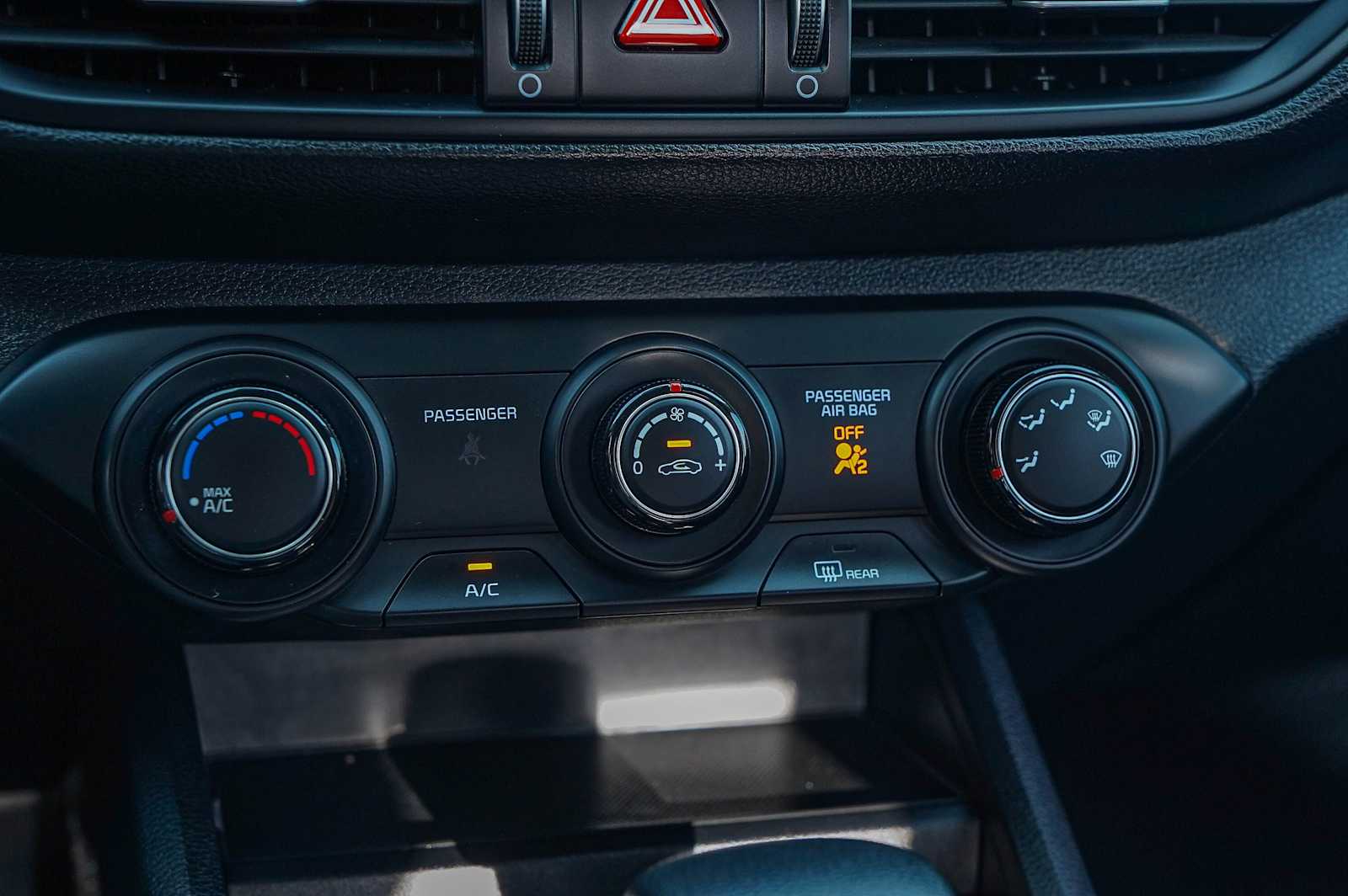 Thumbnail: 2022 Kia Forte - 19