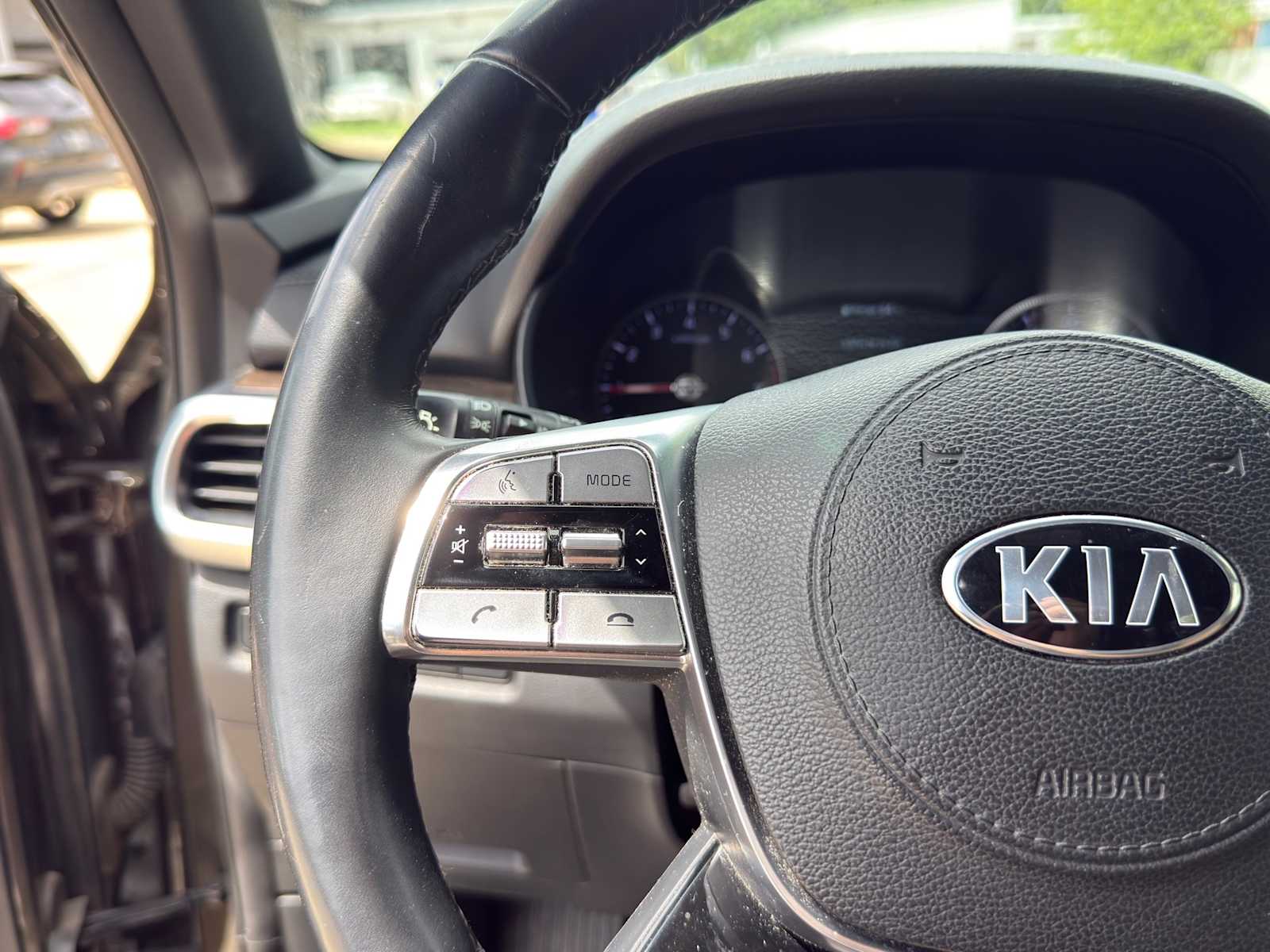Thumbnail: 2020 Kia Telluride - 18
