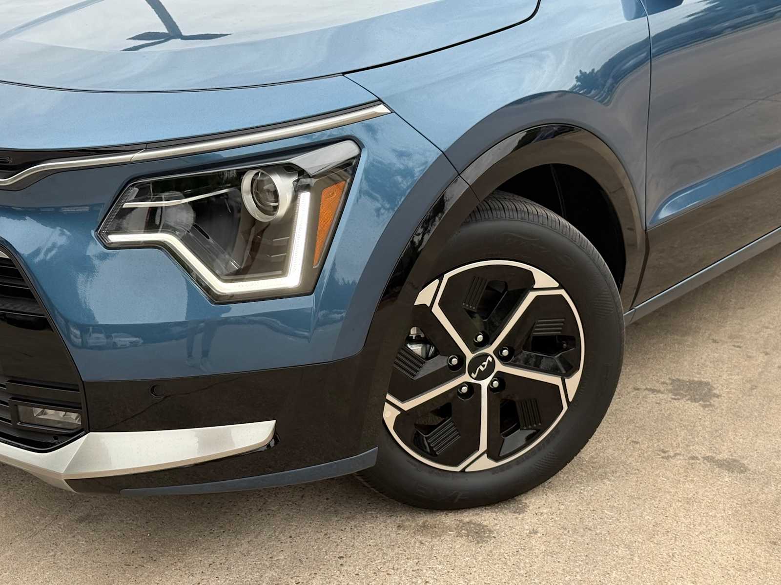 Thumbnail: 2026 Kia Niro - 3