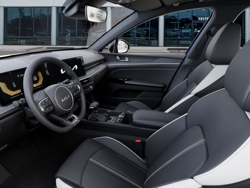 2025 Kia K5  17