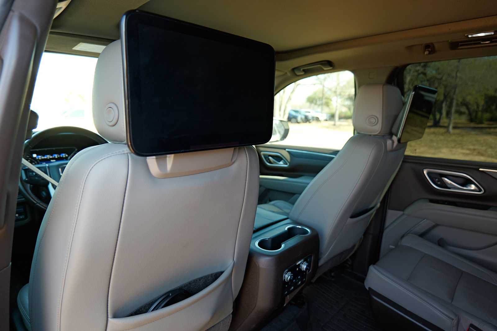 Thumbnail: 2021 GMC Yukon XL - 22