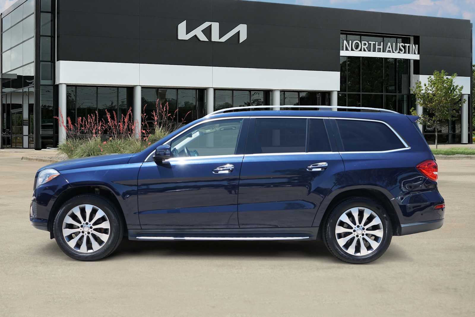 Thumbnail: 2017 Mercedes-Benz GLS - 4
