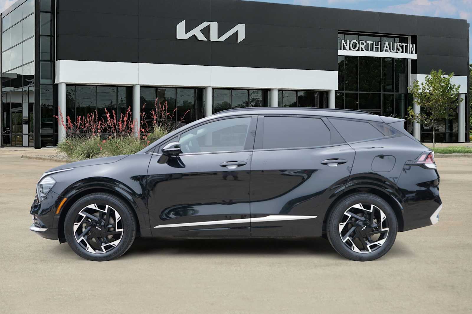 Thumbnail: 2023 Kia Sportage - 2