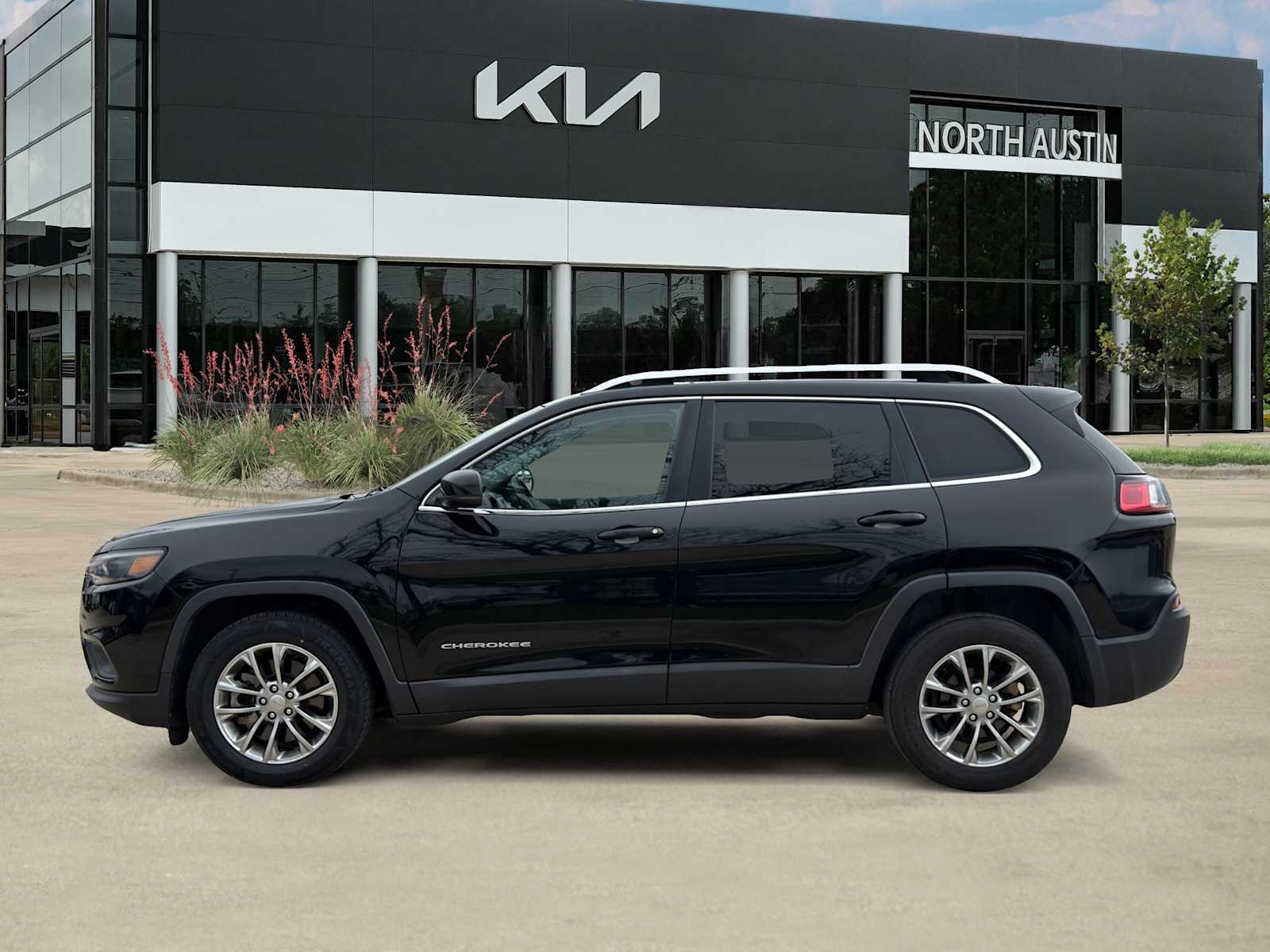 Thumbnail: 2021 Jeep Cherokee - 11
