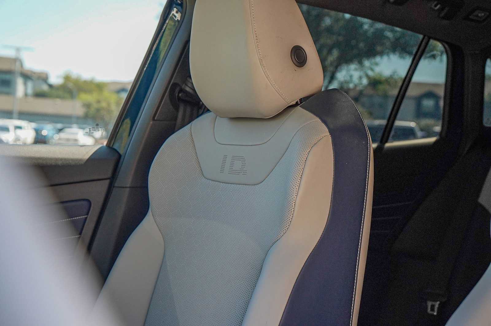 Thumbnail: 2023 Volkswagen ID.4 - 12