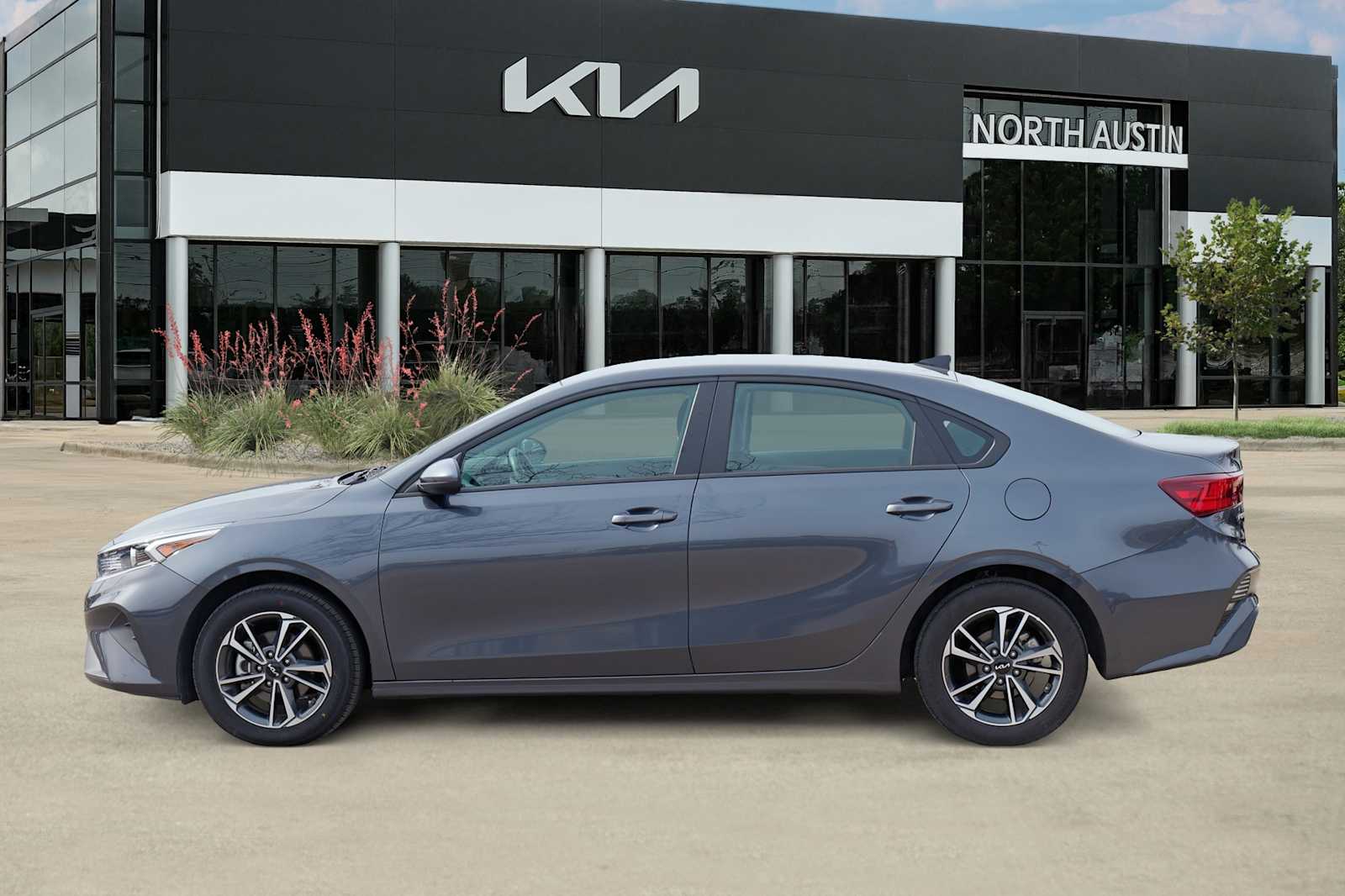 Thumbnail: 2024 Kia Forte - 4