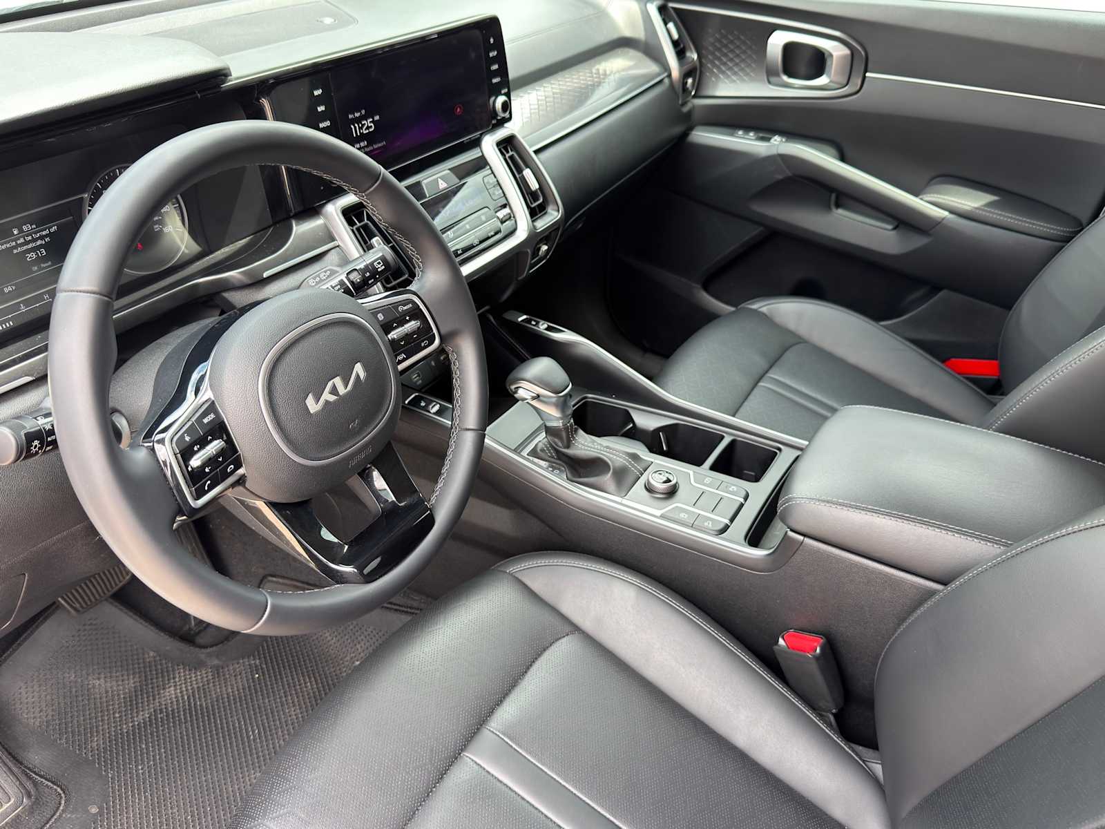 Thumbnail: 2023 Kia Sorento - 8