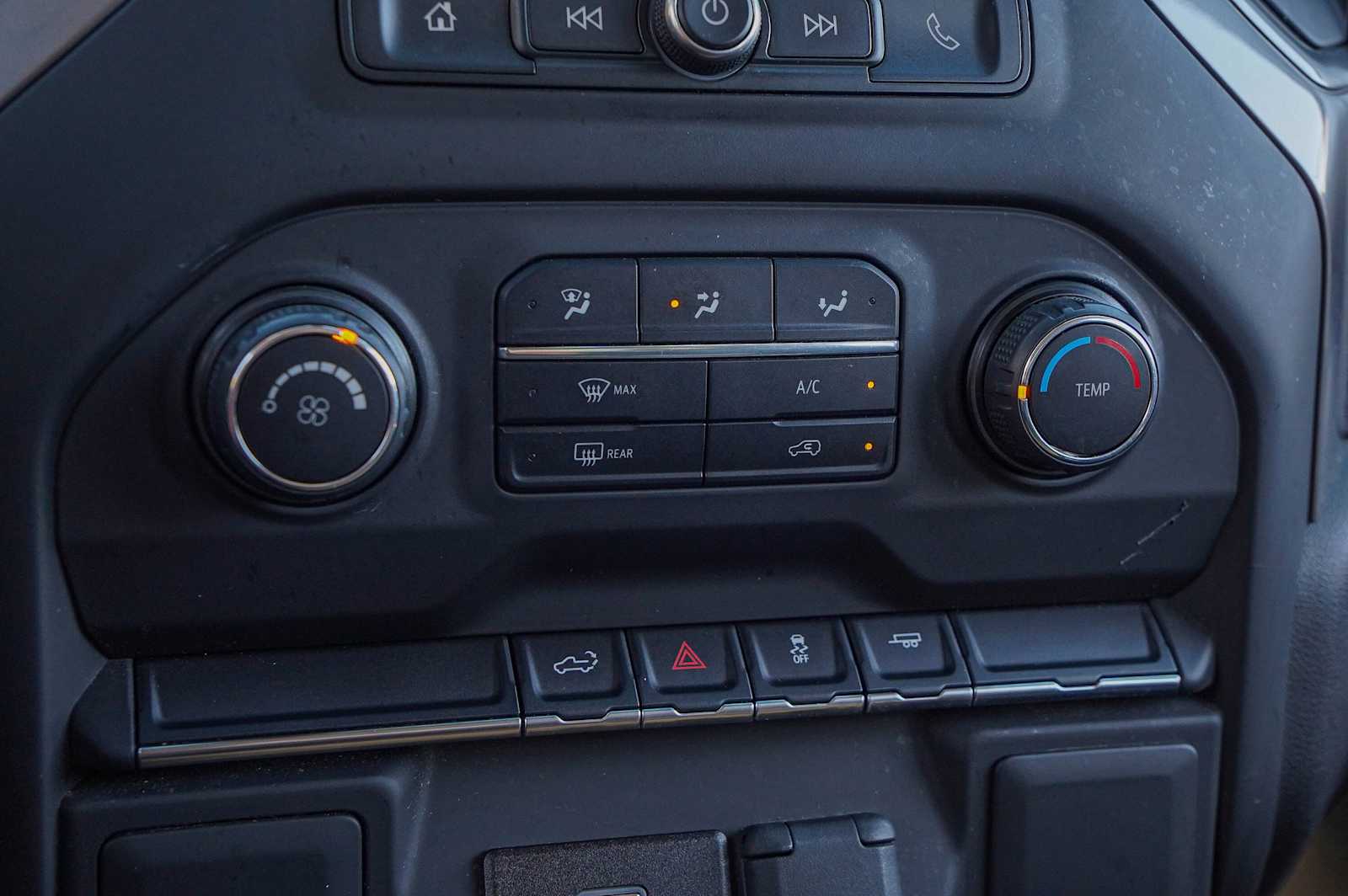 Thumbnail: 2019 Chevrolet Silverado 1500 - 19