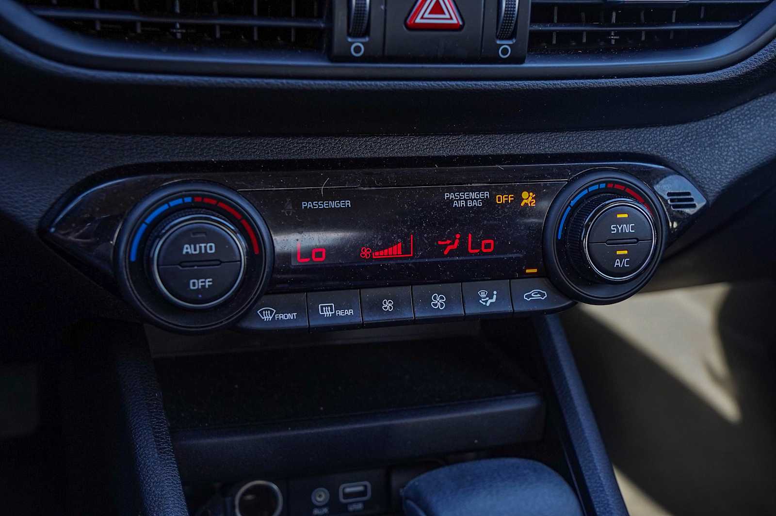 Thumbnail: 2019 Kia Forte - 18