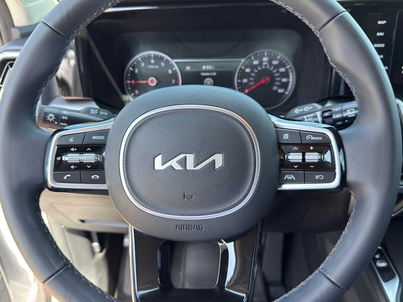 Thumbnail: 2023 Kia Sorento - 18