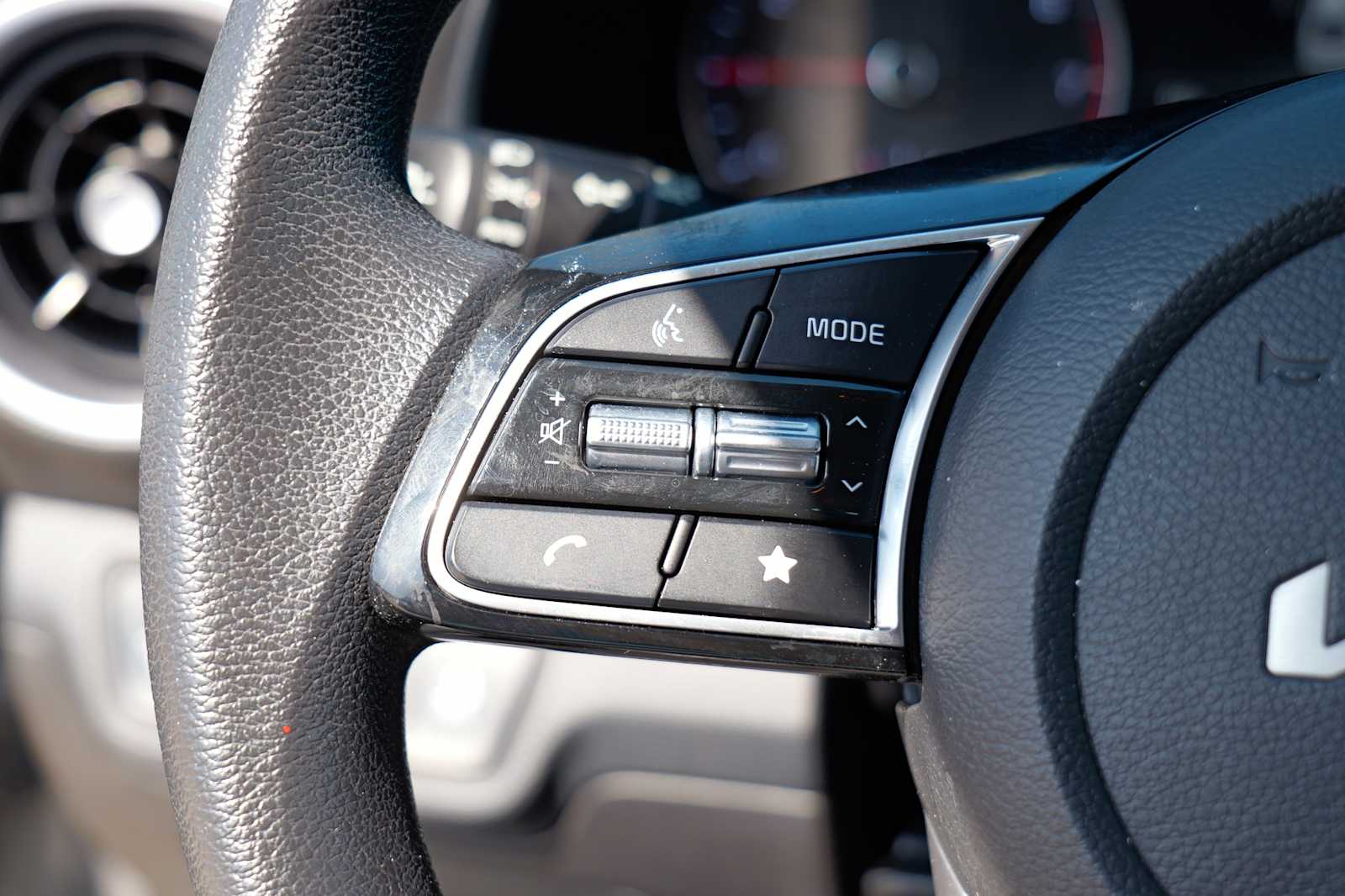 Thumbnail: 2024 Kia Forte - 13